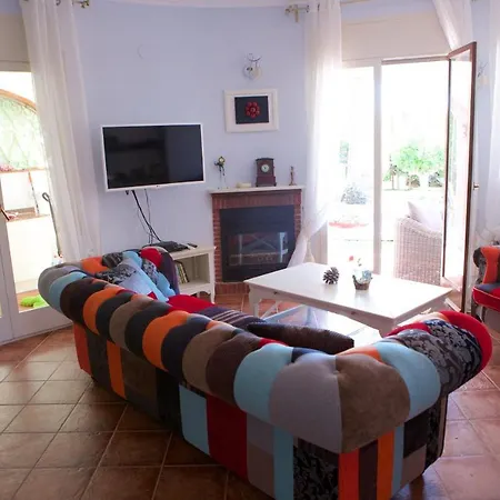 Dama Con Piscina Privada *