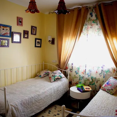Dama Con Piscina Privada Villa *